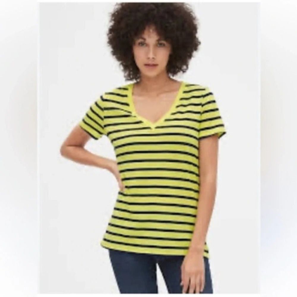 Gap tall large t-shirt, V-neck. Yellow and blue. Tall length. Nwt